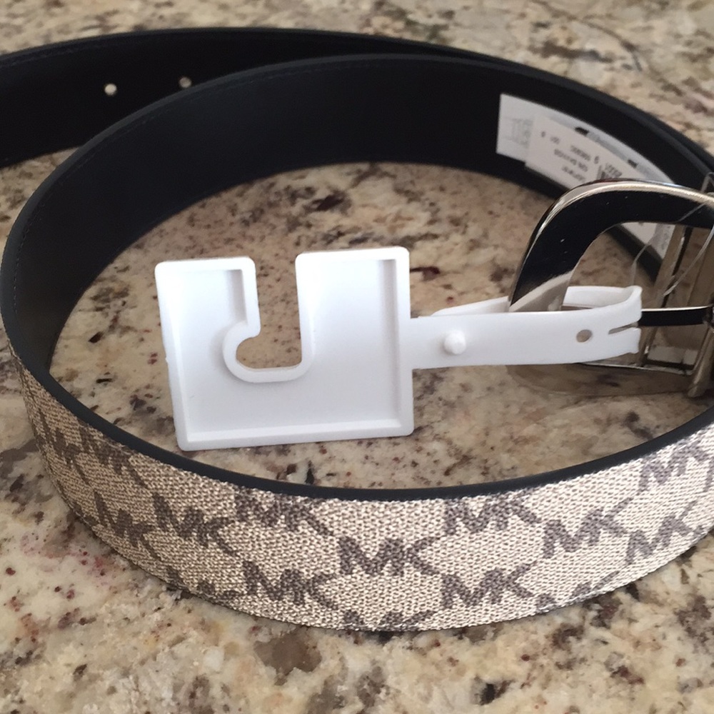NWT Michael Kors reversible belt